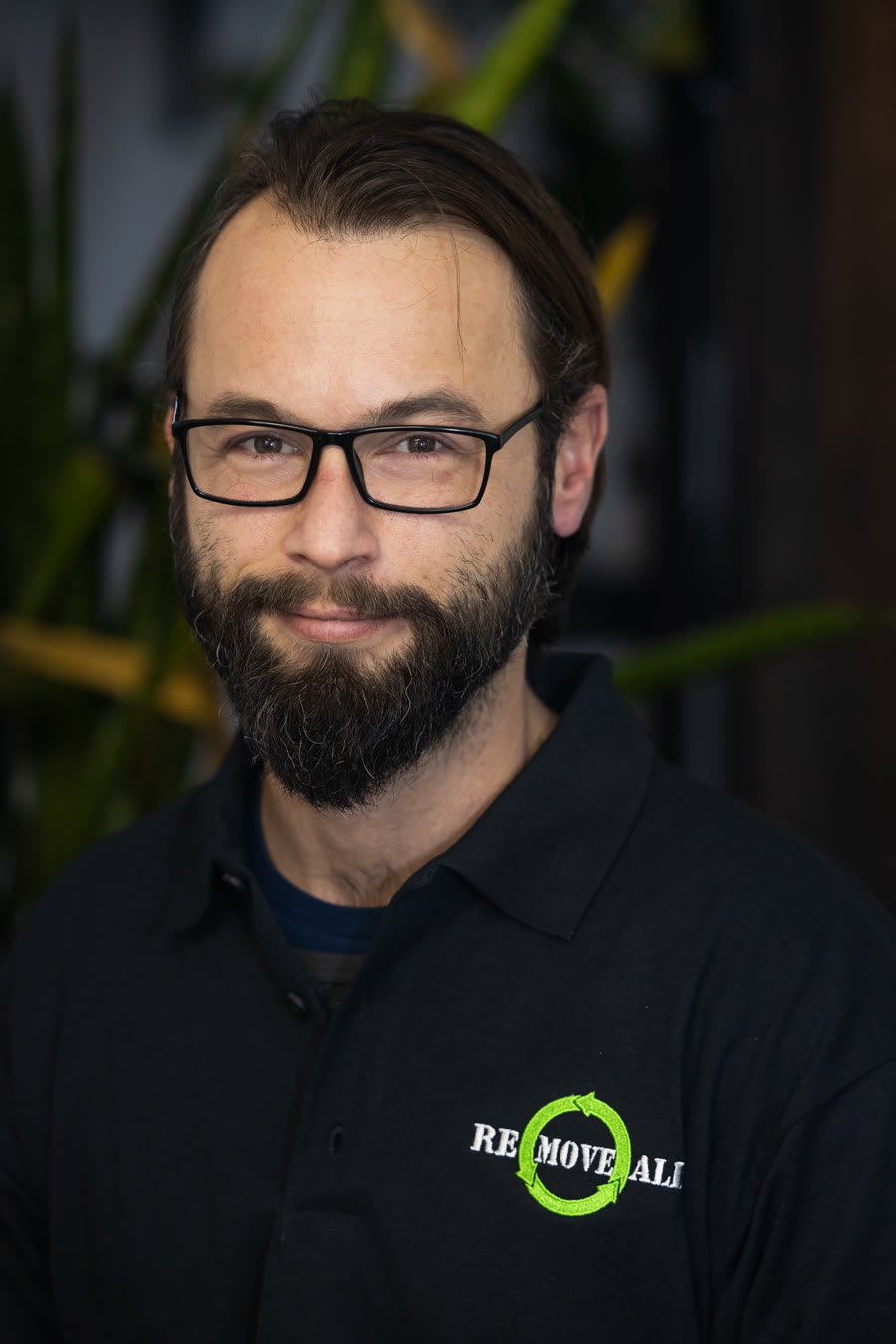 A Re-Move-All employee